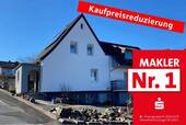 Kaufpreisreduzierung / Straßenansicht - Ortsrandlage! Einfamilienhaus mit großzügigem Grundstück