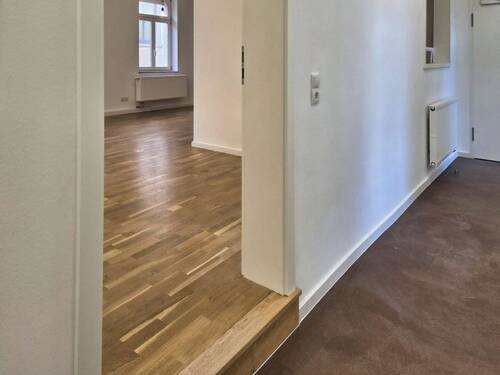 Blick vom Flur in Wohnbereich - 