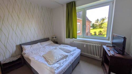 Schlafzimmer unten Bild 2 - 