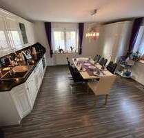 Tolles gepflegtes ZFH mit 2 Garagen, Carport und Garten ( 3. WHG möglich) - Brunn