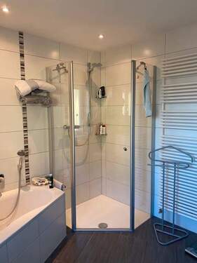 Bad EG - 9 Zimmer Mehrfamilienhaus, Wohnhaus in Brunn