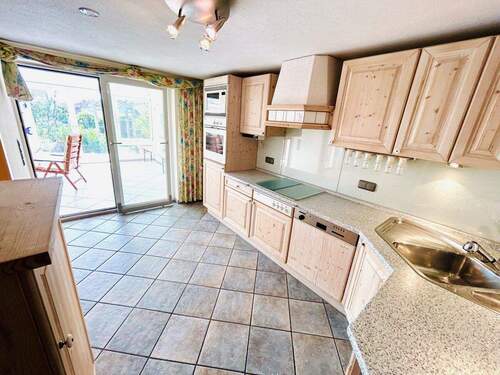 Im Erdgeschoss - Ihre (Einbau)küche gen Wintergarten - 