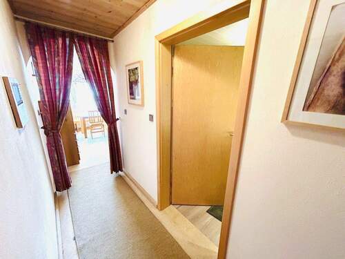 Im Obergeschoss - Ihr Flur gen Badezimmer & Küche - 