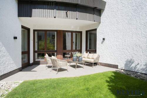 Private Sonnenterrasse mit Garten - 