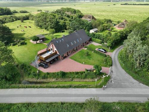 Drohnenaufnahme - 1 Zimmer Mehrfamilienhaus, Wohnhaus zum Kaufen in Sankt Peter-Ording