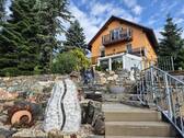 Vorgarten des Hauses - Parkähnliches Anwesen mit Wellnessflair!