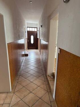 Flur (2).jpeg - 4 Zimmer Etagenwohnung in Fritzlar