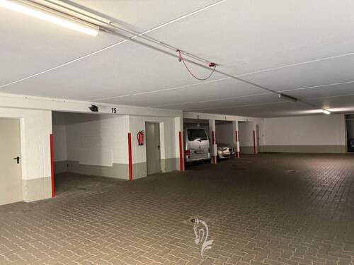 2 ebenerdige Tiefgaragenstellplätze - 