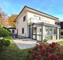 Barrierefreies + modernes Traumhaus für die Großfamilie mit Fahrstuhl + Einlieger-Wohnung! - Hamburg-Poppenbüttel