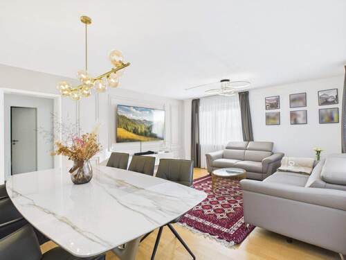 Wohnzimmer - Hochwertig ausgestattete Wohnung mit Smart-Home-System in gepflegtem Mehrfamilienhaus