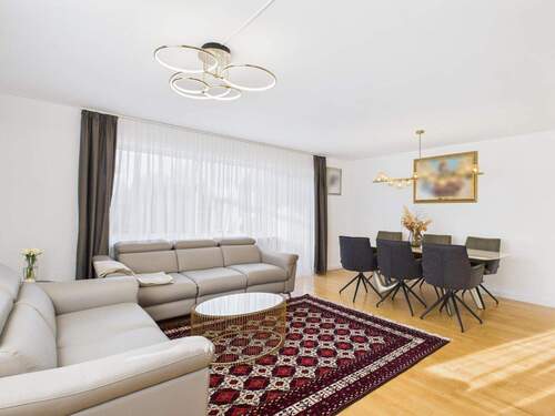 Wohnzimmer - 4 Zimmer Etagenwohnung zum Kaufen in Alling