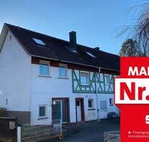 Zweifamilienhaus mit freistehender Doppelgarage - Bad Laasphe Banfe