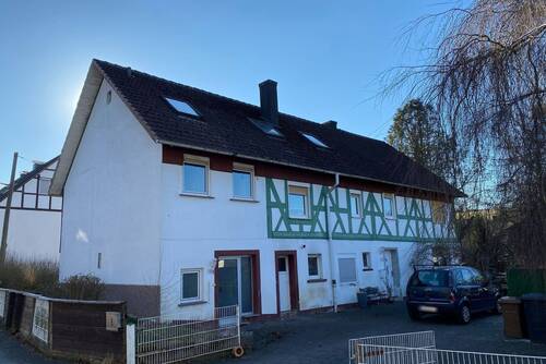 Straßenansicht - 7 Zimmer Mehrfamilienhaus, Wohnhaus zum Kaufen in Bad Laasphe