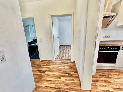 Eingangsbereich-Flur - 4 Zimmer Etagenwohnung zum Kaufen in Fuldatal