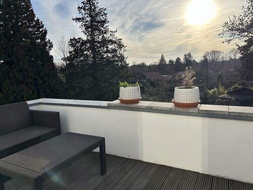 OG Balkon Blick Garten - 