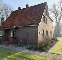 Attraktives Sanierungsobjekt: Einfamilienhaus in naturnaher Lage von Apen