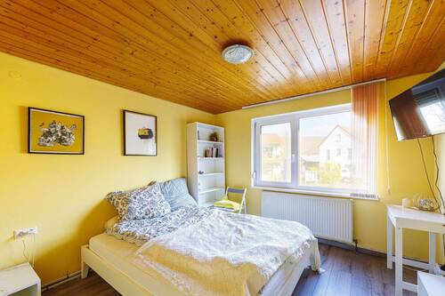 Schlafzimmer EG - 8 Zimmer Mehrfamilienhaus, Wohnhaus zum Kaufen in Beilstein