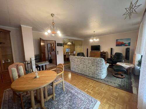 Wohn-Essbereich - 5 Zimmer Einfamilienhaus in Berlin