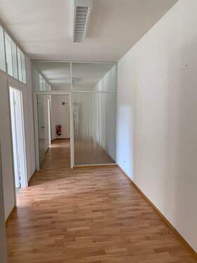 Eingangsbereich - 4 Zimmer Büro zur Miete in Cottbus