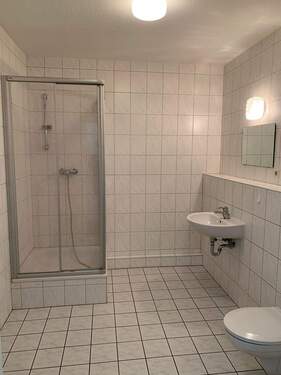 WC mit Dusche - 