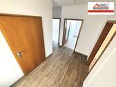 Flur - 2 Zimmer Etagenwohnung zur Miete in Zeitz