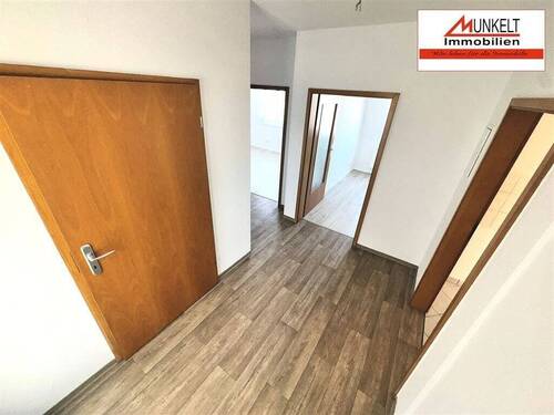 Flur - 2 Zimmer Etagenwohnung zur Miete in Zeitz
