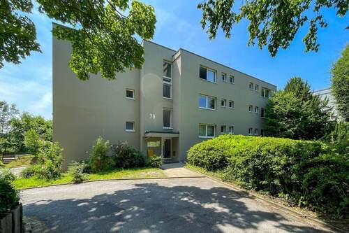 Hausansicht - 1 Zimmer - ruhige Lage - Balkon