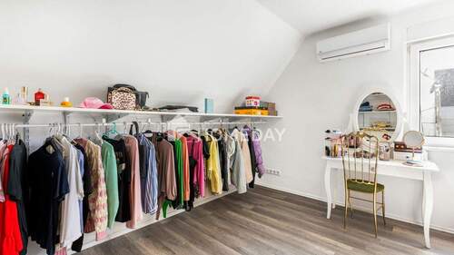 1. OG Ankleidezimmer 2 - 