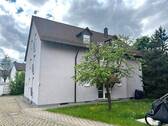Hauseingangseite - 2 Zimmer Etagenwohnung in Nürnberg