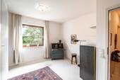 Arbeits-/Gästezimmer im EG - 