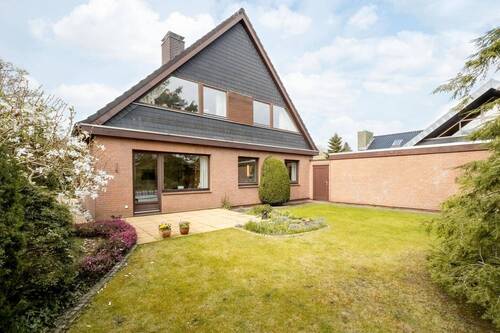 Rückseite - Einfamilienhaus mit 160,00 m&sup2; in Lübeck zum Kaufen