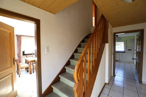 EG_Hausflur - 6 Zimmer Einfamilienhaus zum Kaufen in Vettelschoß
