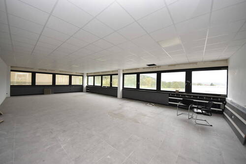 Optional weitere Bürofläche auf gleicher Ebene - 