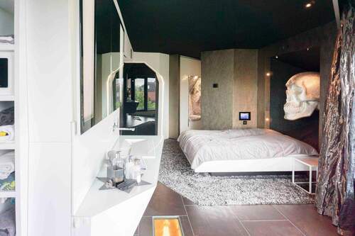 16 Ensuitebad und Schlafzimmer - 