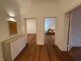 Flur - 4 Zimmer Etagenwohnung in Kiel