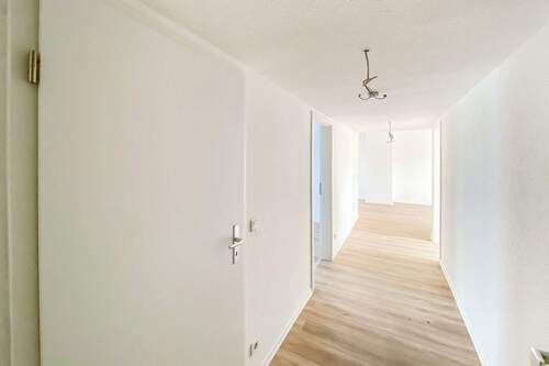 Diele - 2 Zimmer Etagenwohnung zur Miete in Witten