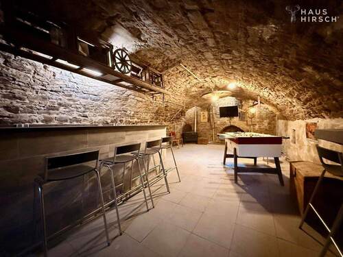 Gewölbekeller im Nebengebäude - Mehrfamilienhaus, Wohnhaus mit 242,70 m&sup2; in Kirchheim am Neckar zum Kaufen