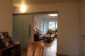 Schiebetür zum Wohnzimmer - 7 Zimmer Mehrfamilienhaus, Wohnhaus in Erlangen