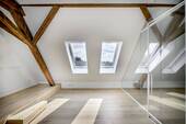 Lichterfüllter Galeriebereich mit traumhaftem Weitblick - 