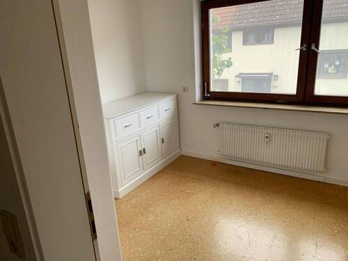 Kindenzimmer Richtung Fenster.jpg - 