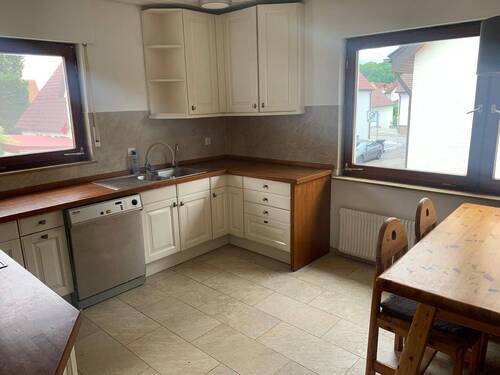 Küche Waschbecken Regale.jpg - 