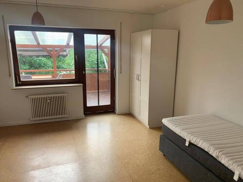 Balkonzimmer Richtung Balkon.jpg - 