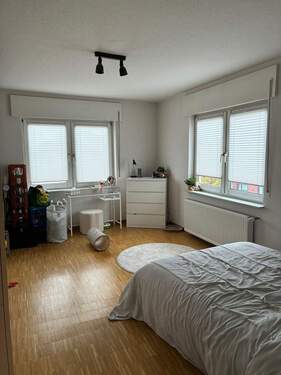 Schlafzimmer (aktuell) - 2 Zimmer Etagenwohnung zur Miete in Mannheim