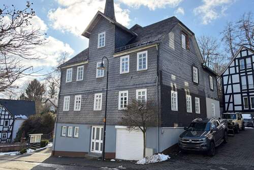 Straßenansicht - 1 Zimmer Mehrfamilienhaus, Wohnhaus zum Kaufen in Bad Berleburg