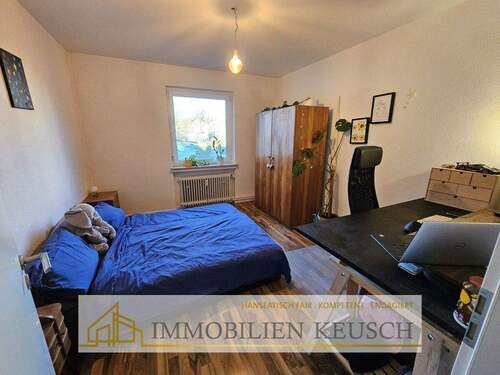 Schlafzimmer - Büro - 2 Zimmer Etagenwohnung zum Kaufen in Bremen