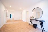 Geräumiges Foyer - 4 Zimmer Etagenwohnung zum Kaufen in Usingen
