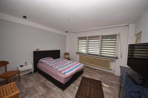 EG Schlafzimmer 1 von 3 - 