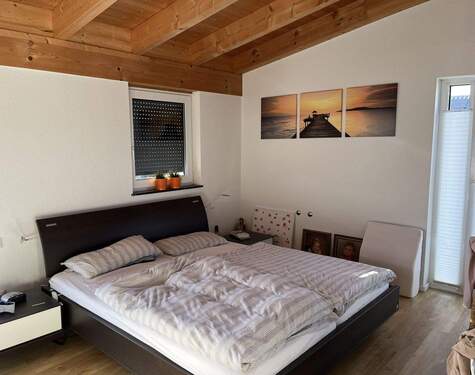 Zimmer - Einfamilienhaus mit 225,00 m&sup2; in Emmingen-Liptingen zur Miete