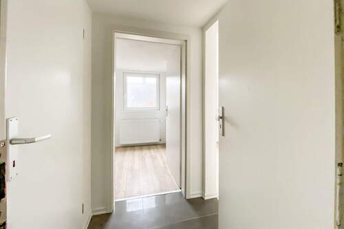 Diele - 2 Zimmer Etagenwohnung zur Miete in Witten