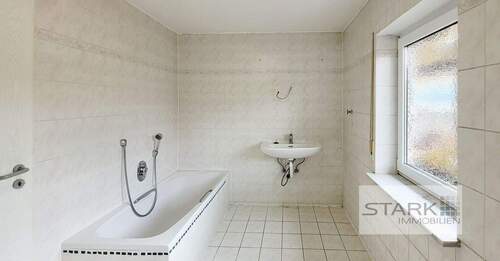 OG Badezimmer Wanne.jpg - 